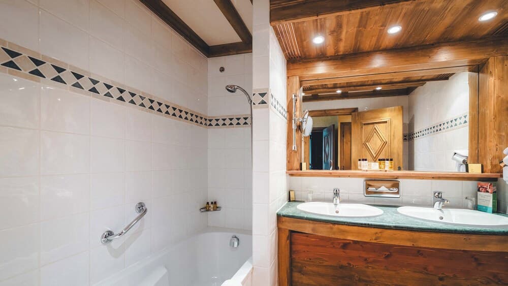 Bathroom amenities