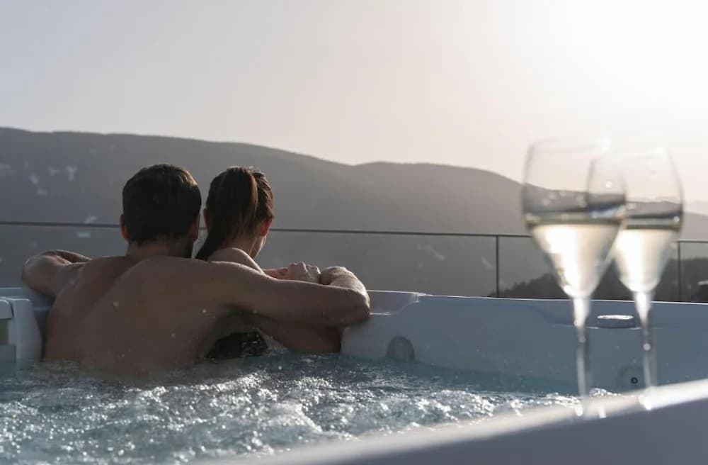 Outdoor spa tub