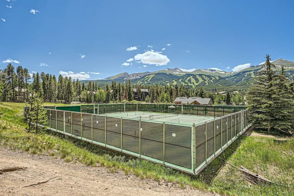 Tennis court