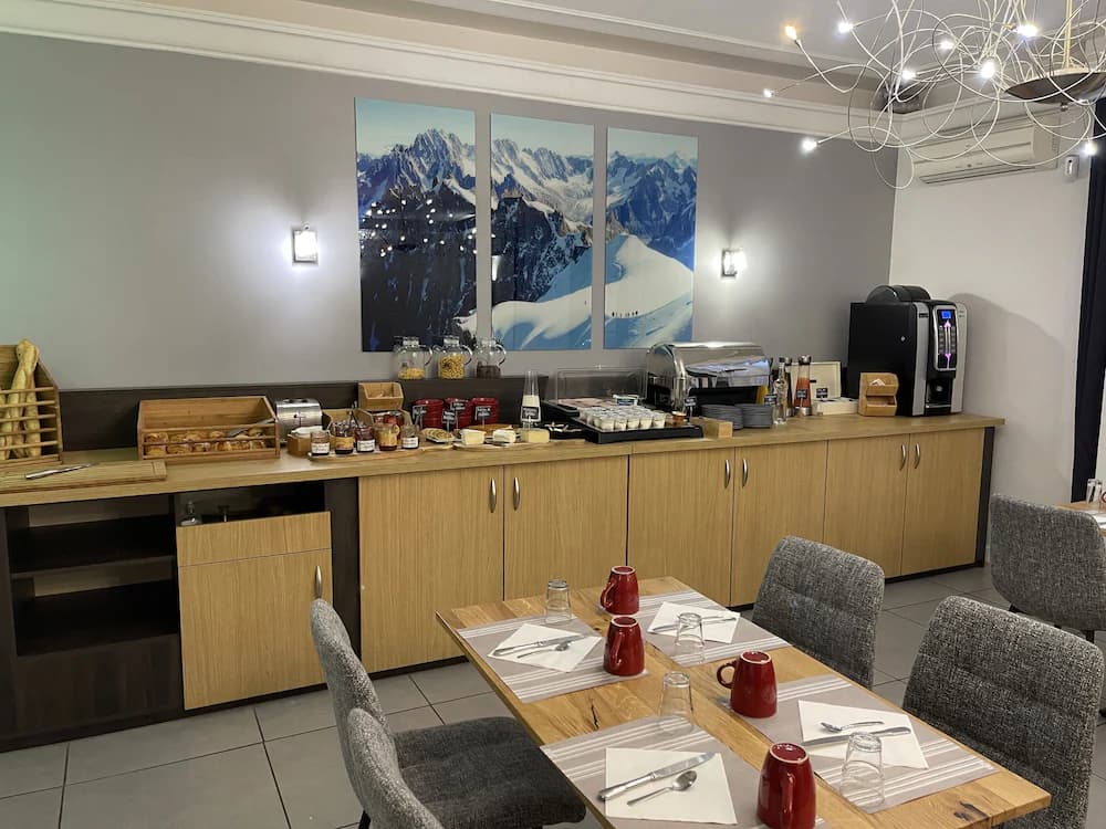 Breakfast area