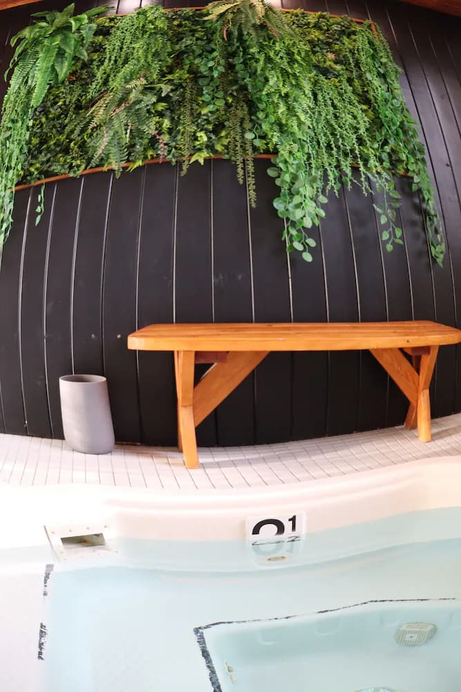 Indoor spa tub