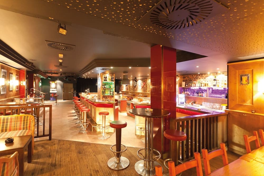 Sports bar