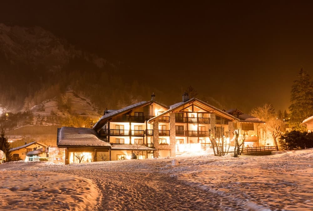 Front of property - evening/night