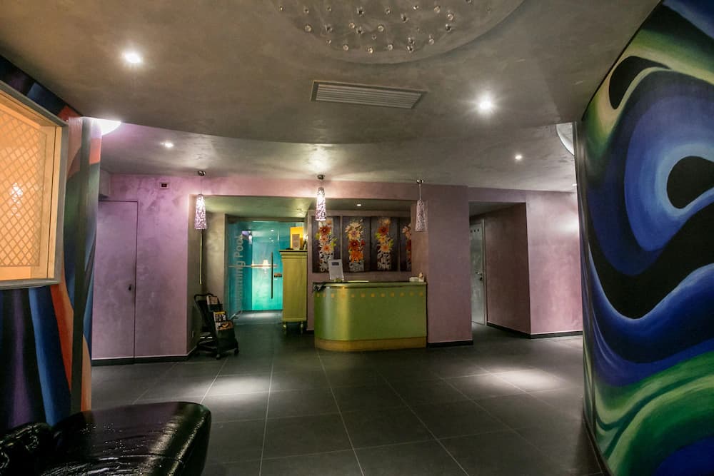 Spa reception