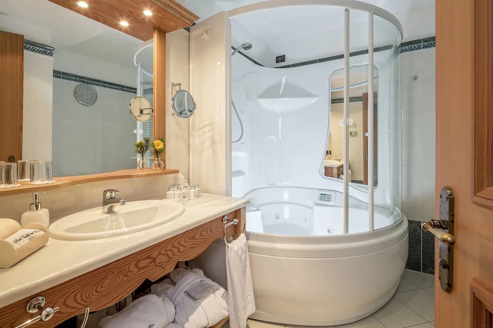 Jetted tub