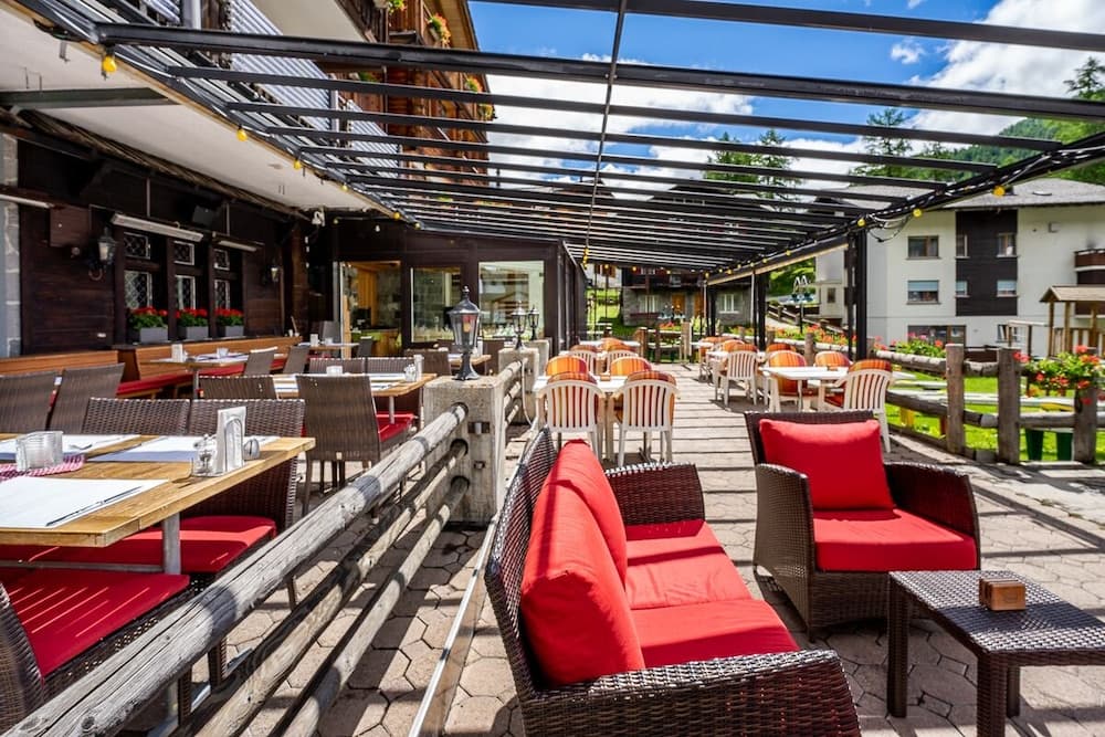 Sundeck