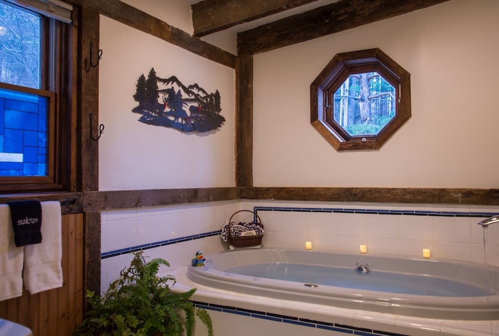 Jetted tub