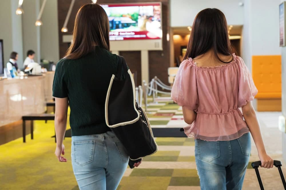 Check-in/check-out kiosk