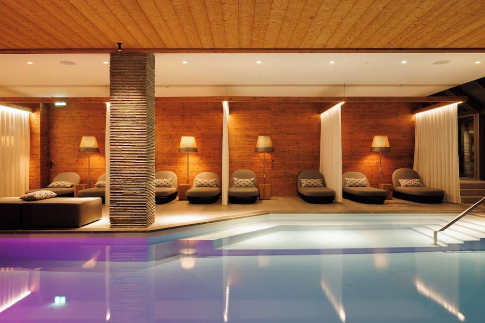 Exercise/lap pool