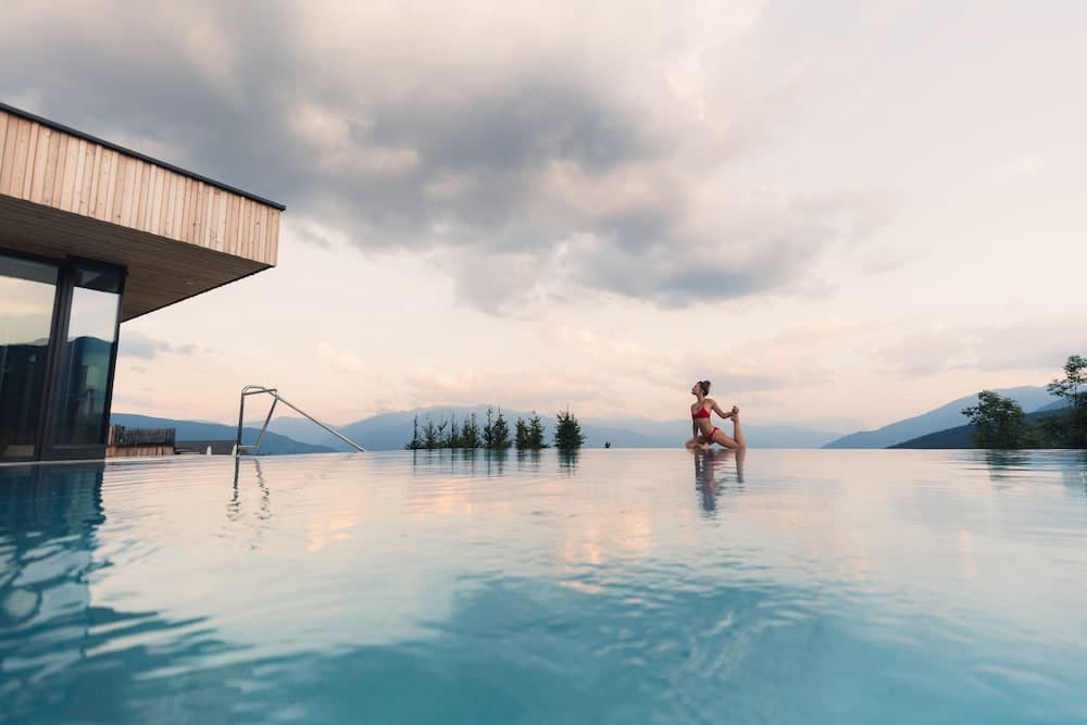 Infinity pool