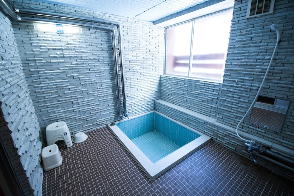 Indoor spa tub