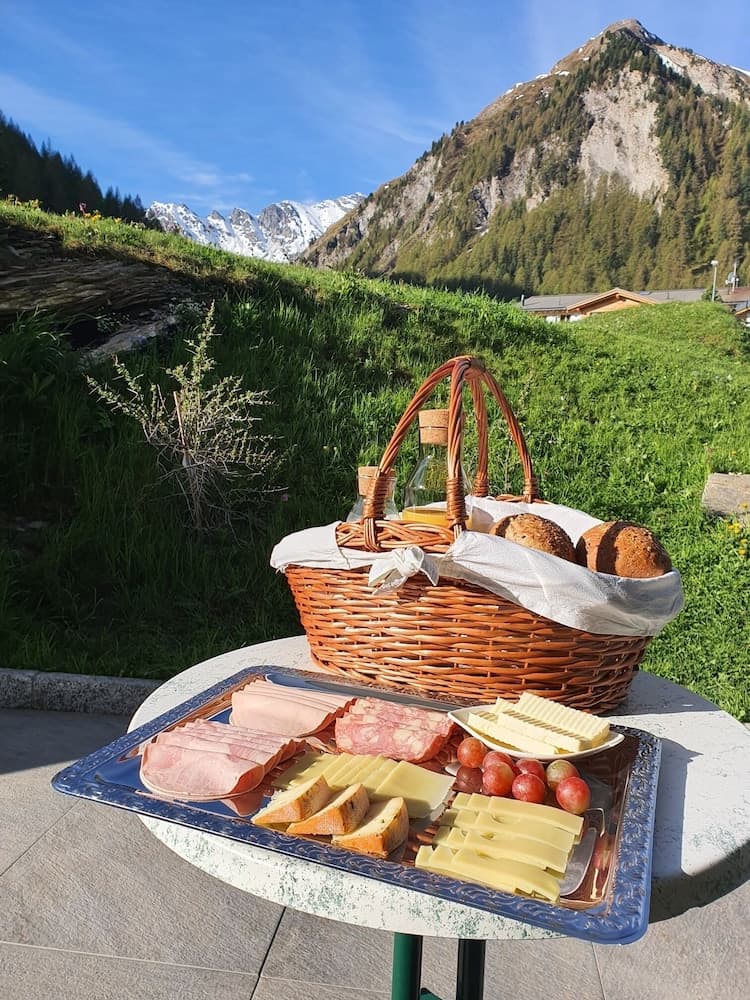 Breakfast meal