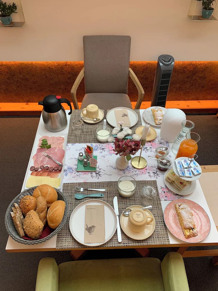 Breakfast buffet