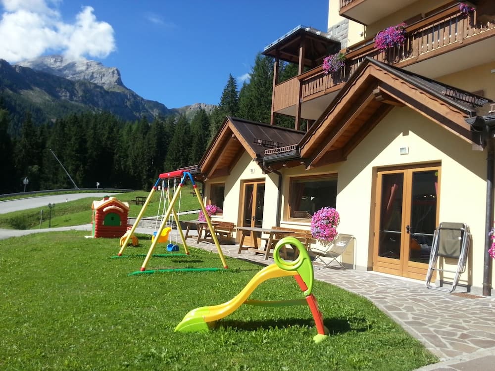 Children's play area - outdoor