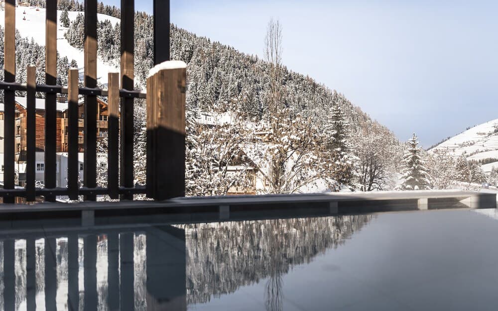 Infinity pool