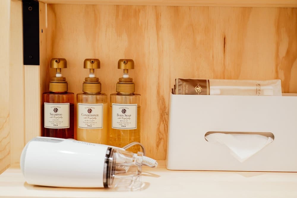 Bathroom amenities