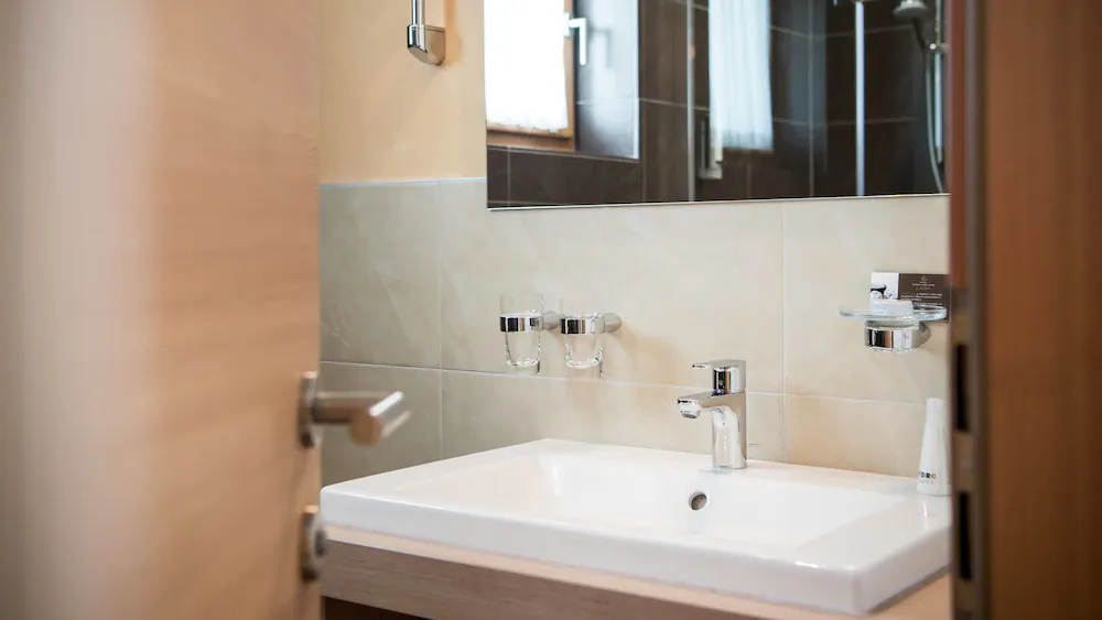 Bathroom sink