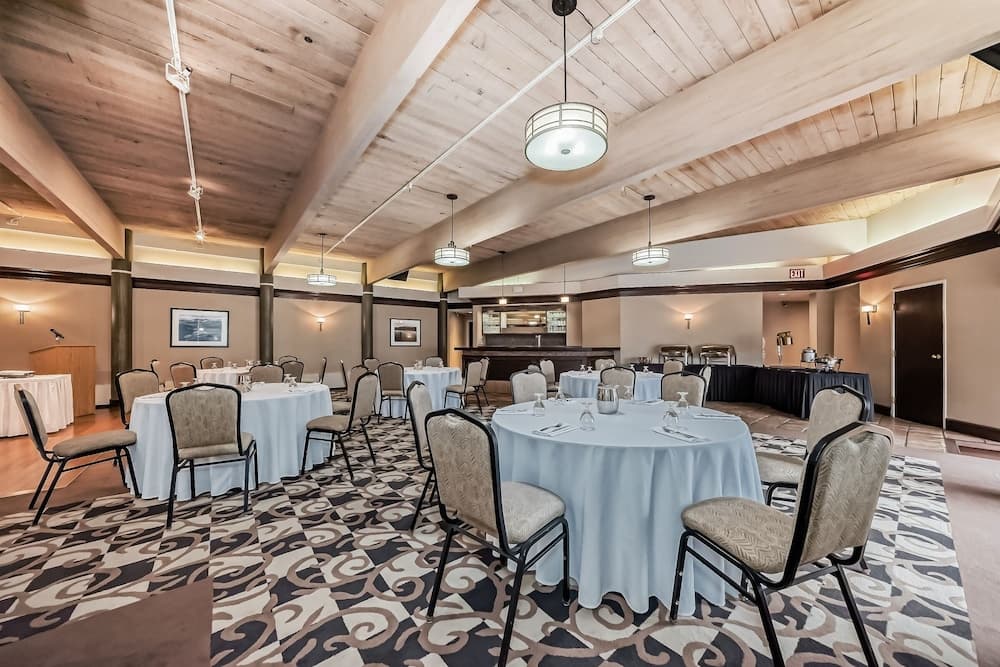 Banquet hall