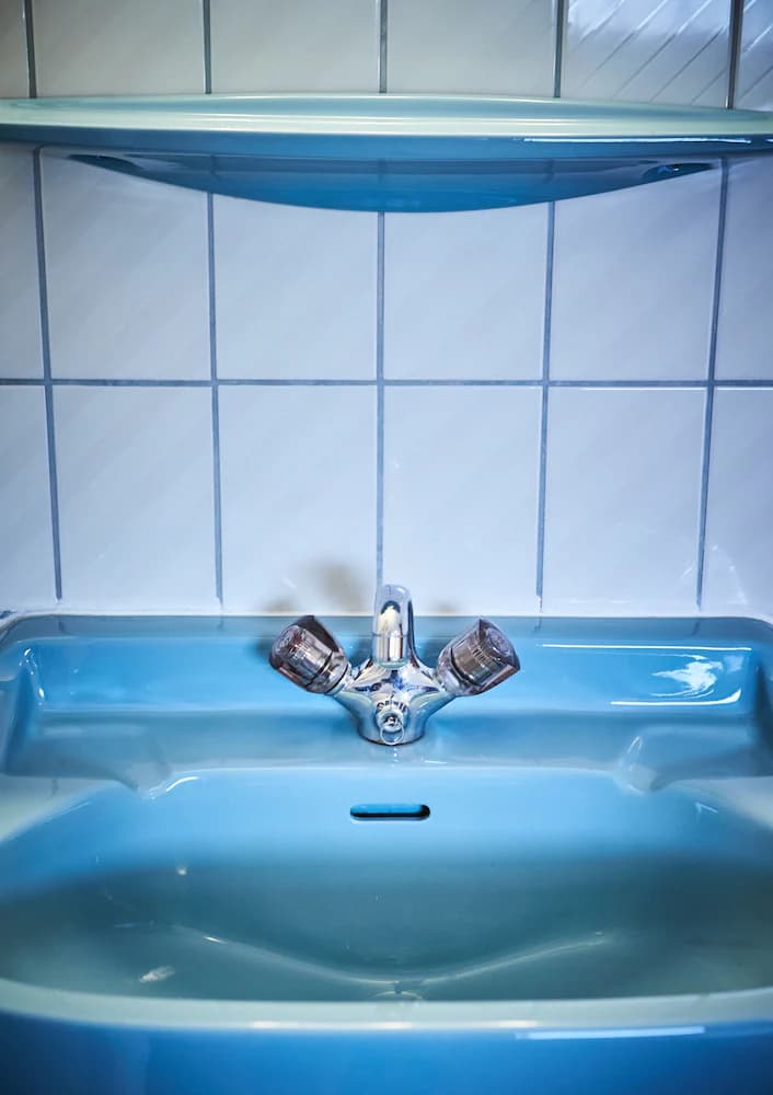 Bathroom sink