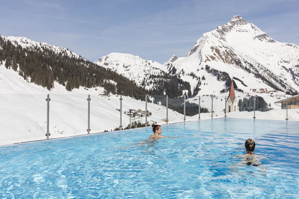 Infinity pool