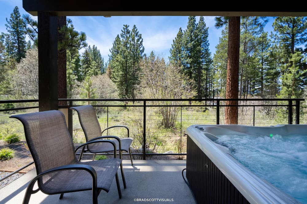 Private spa tub