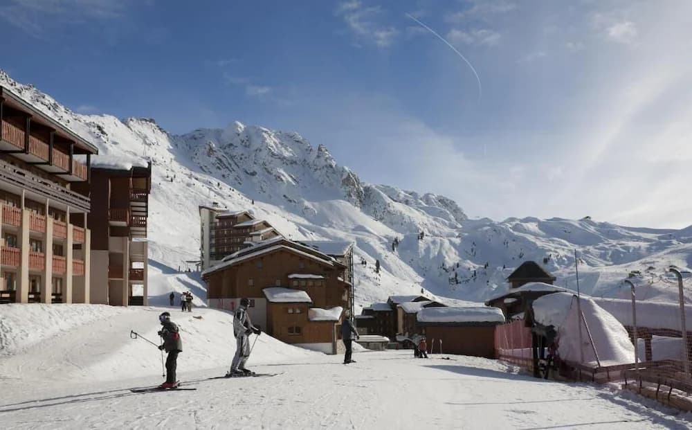 Snow and ski sports