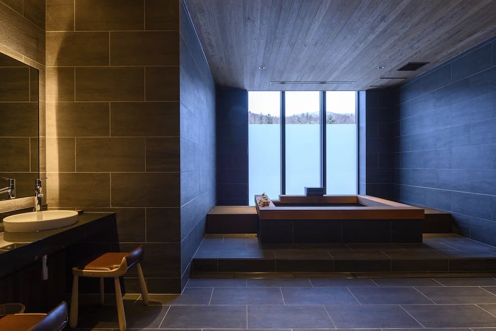 Private spa tub