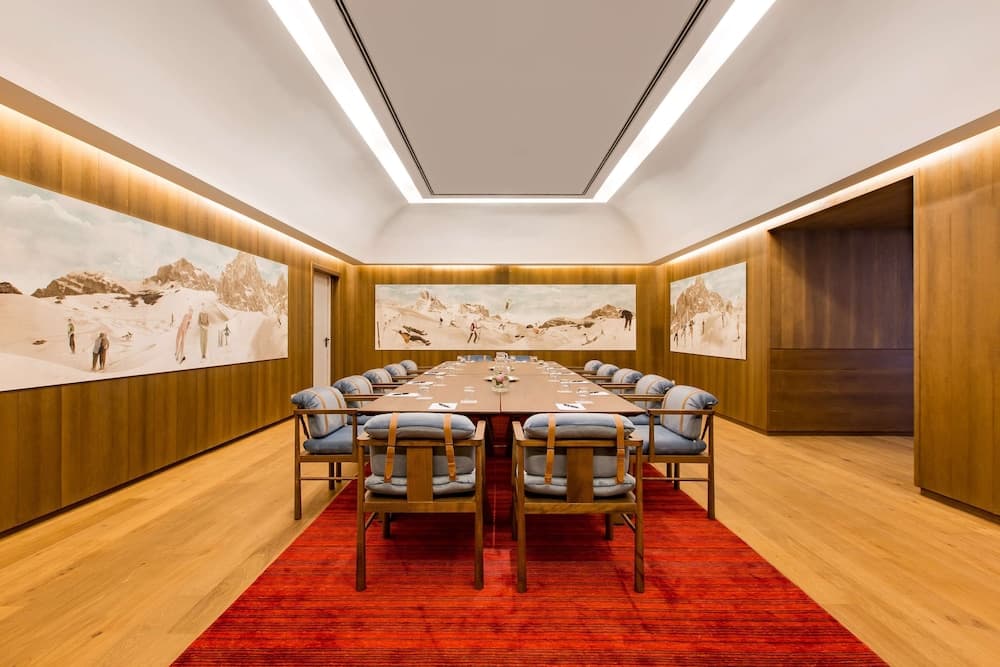 Meeting facility