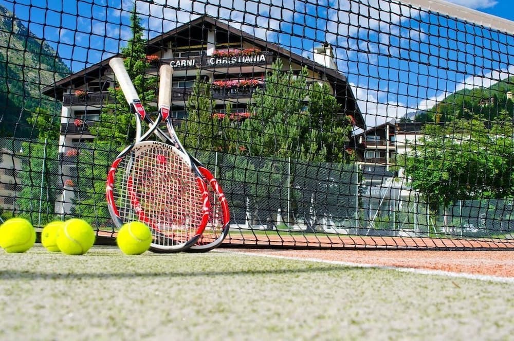 Tennis court