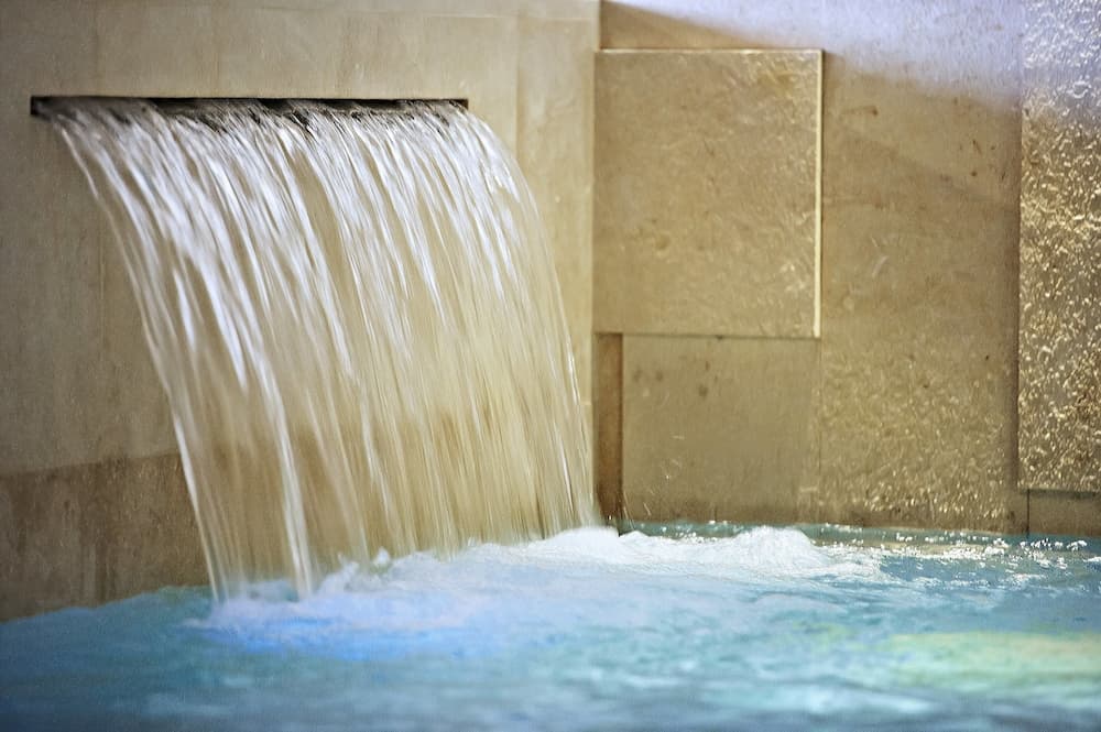 Pool waterfall