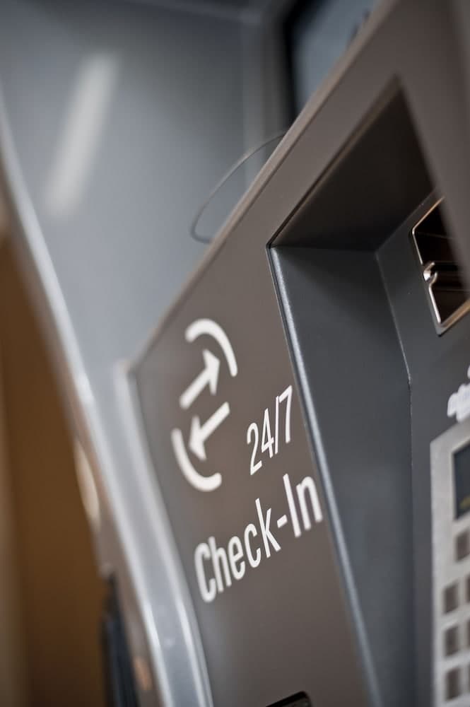 Check-in/check-out kiosk