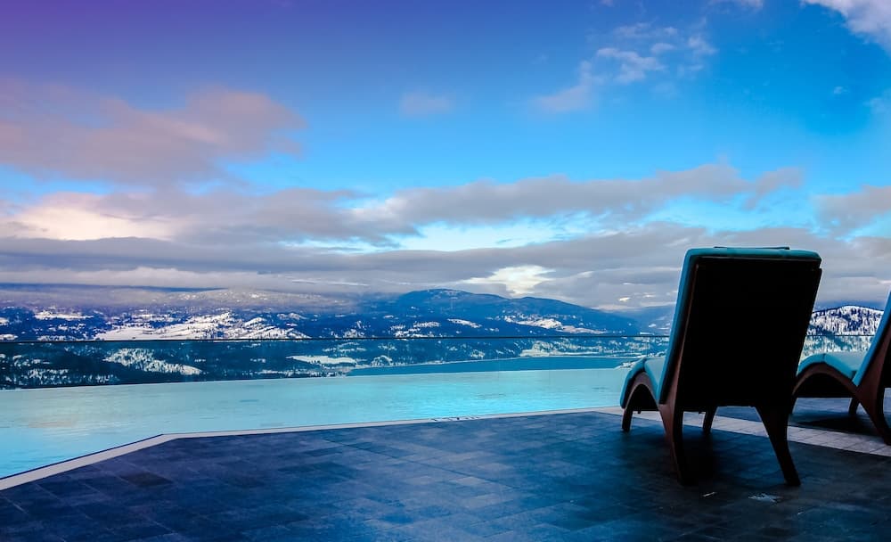 Infinity pool
