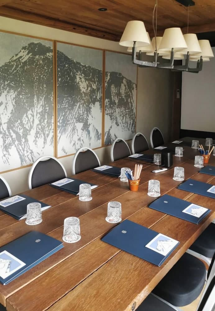 Meeting facility