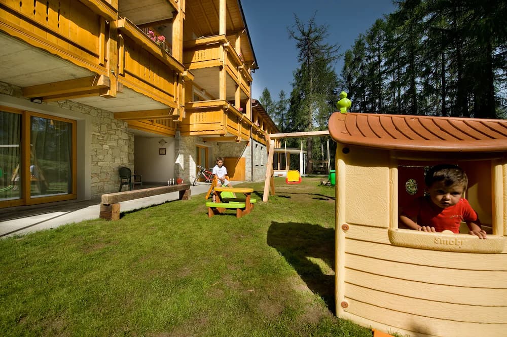 Children's play area - outdoor