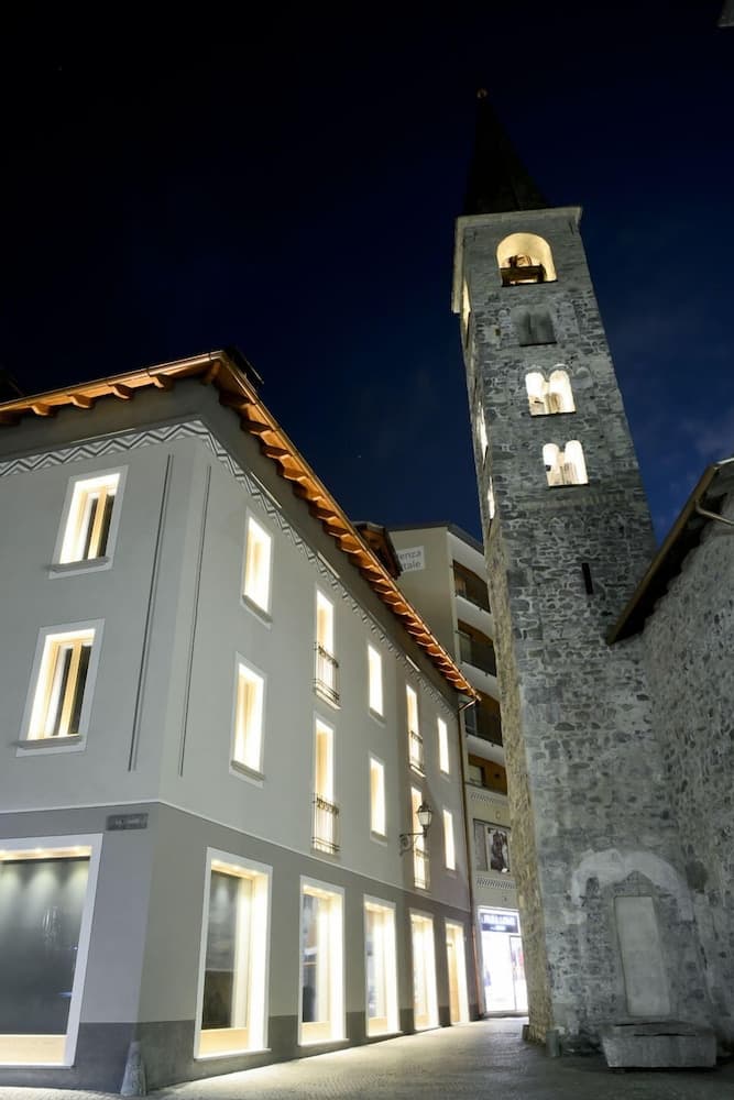 Front of property - evening/night