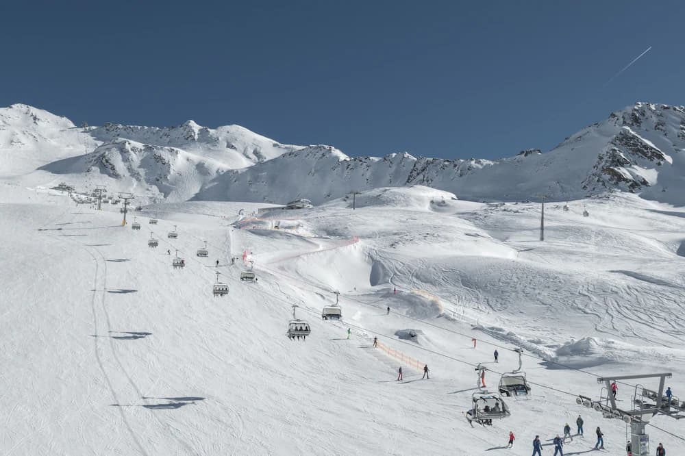 Snow and ski sports