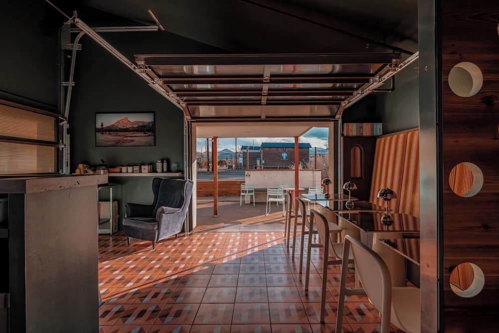 Coffee shop