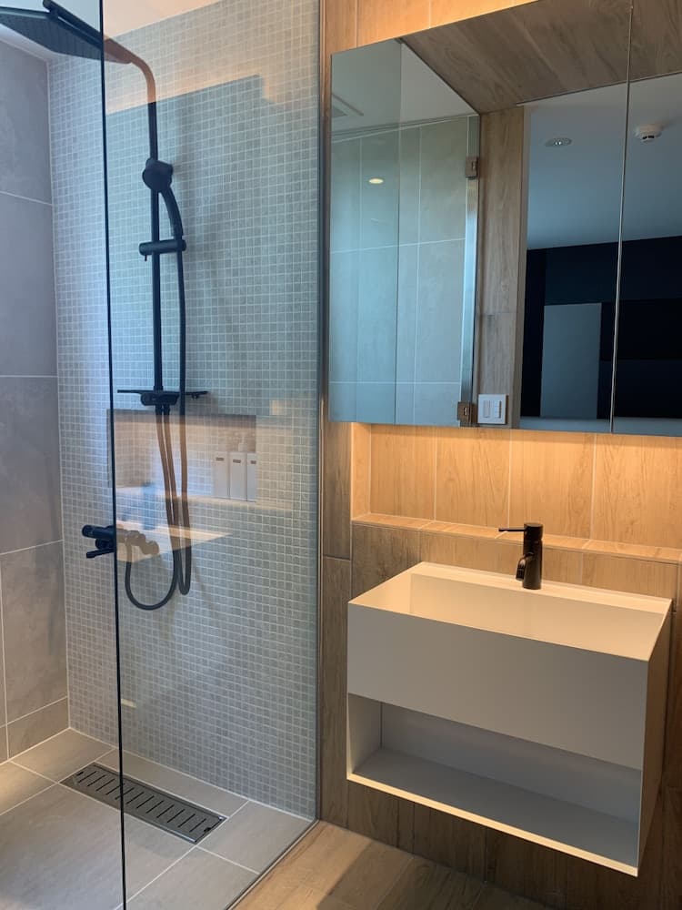 Bathroom shower