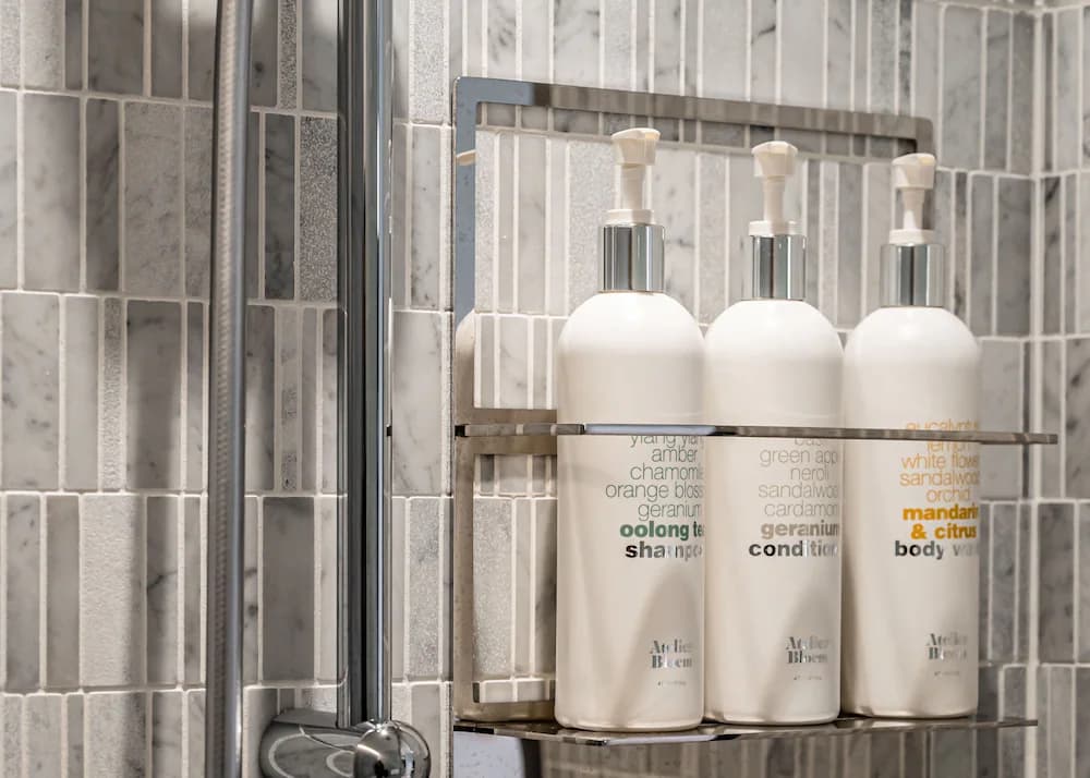 Bathroom amenities
