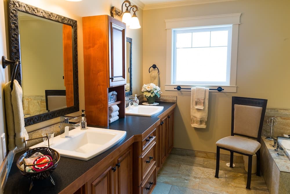 Bathroom sink