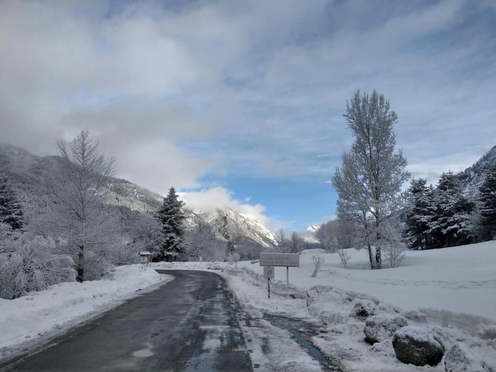 Snow and ski sports