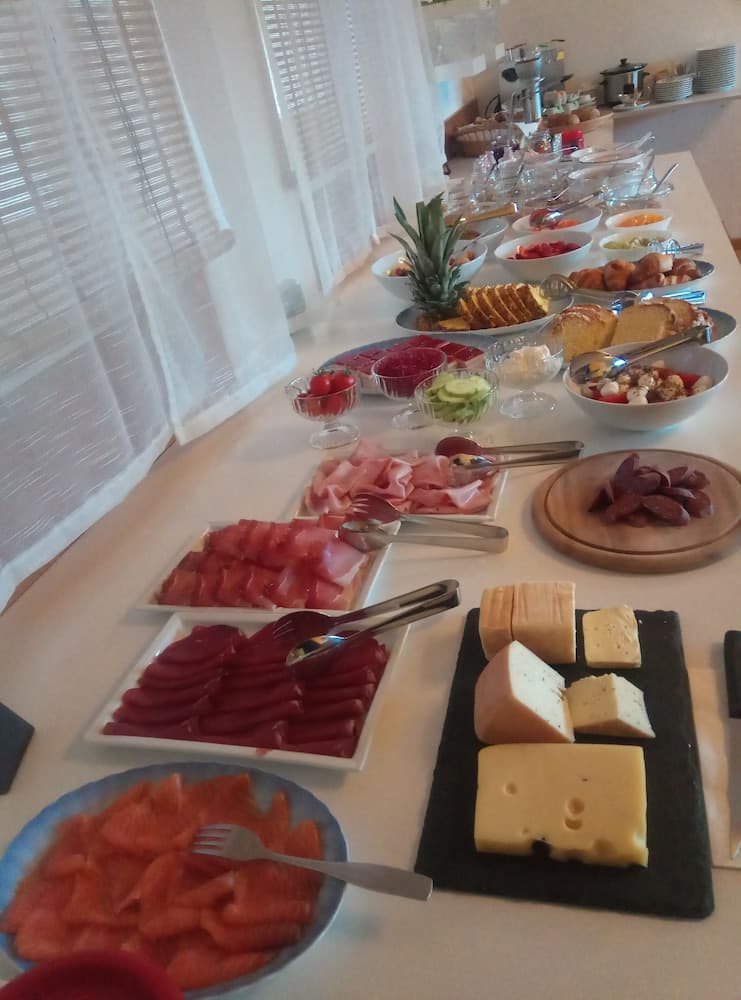 Breakfast buffet