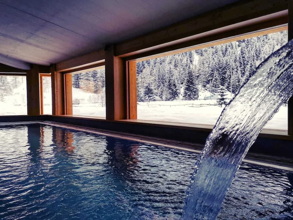 Pool waterfall