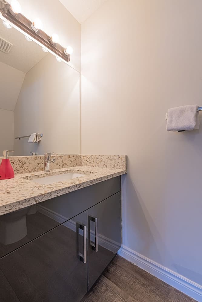 Bathroom sink