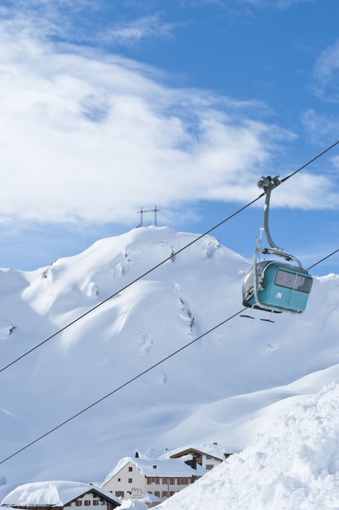 Snow and ski sports