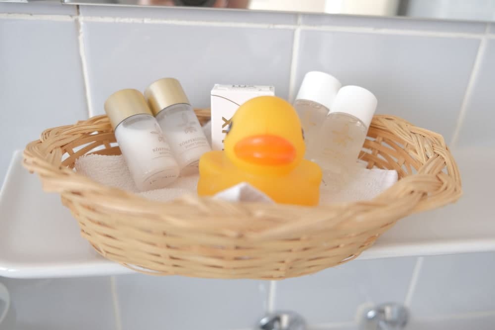 Bathroom amenities