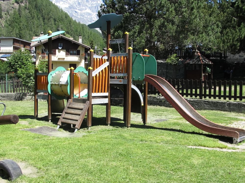 Children's play area - outdoor