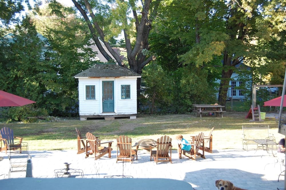Children's play area - outdoor