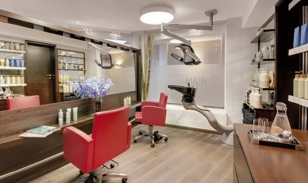 Hair salon