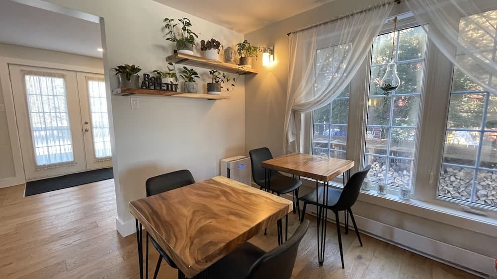 Breakfast area